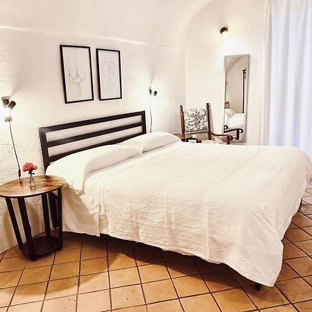 Stecado Caste - Dimora Storica Nel Cuore Del Paese Dolceacqua Eksteriør billede