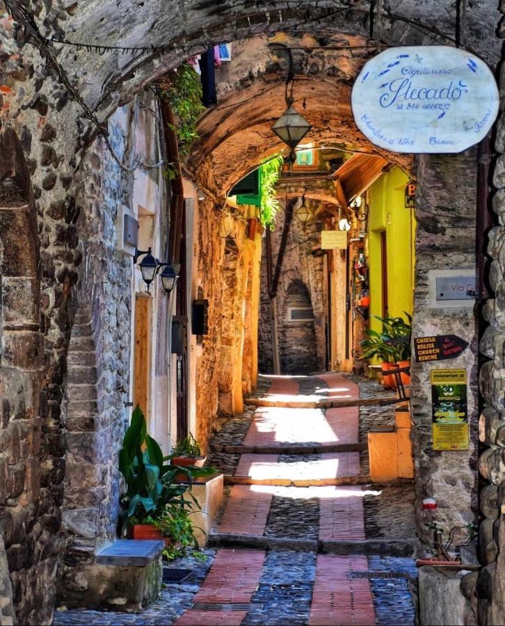 Stecado Caste - Dimora Storica Nel Cuore Del Paese Dolceacqua Eksteriør billede